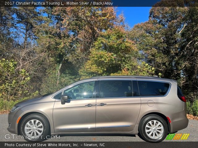 2017 Chrysler Pacifica Touring L in Molten Silver