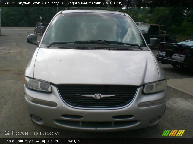 2000 Chrysler Town & Country LX in Bright Silver Metallic