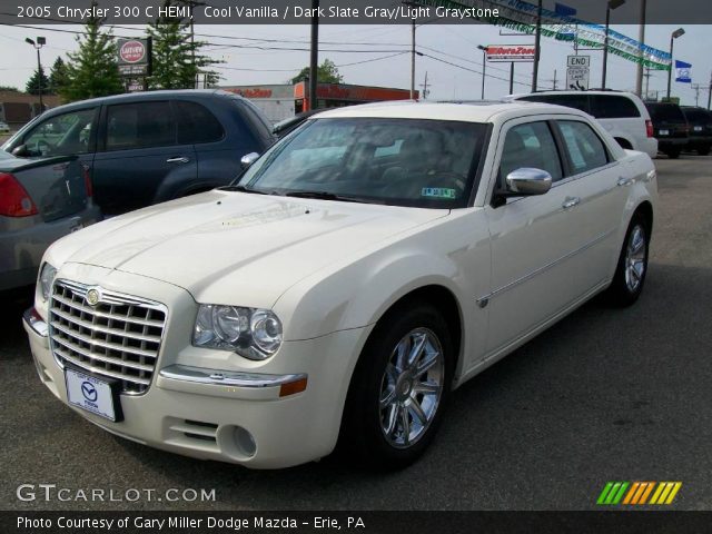 2005 Chrysler 300 C HEMI in Cool Vanilla