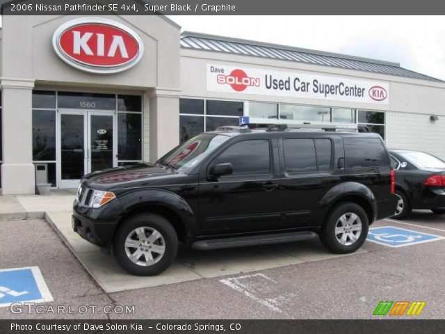 2006 Nissan Pathfinder SE 4x4 in Super Black