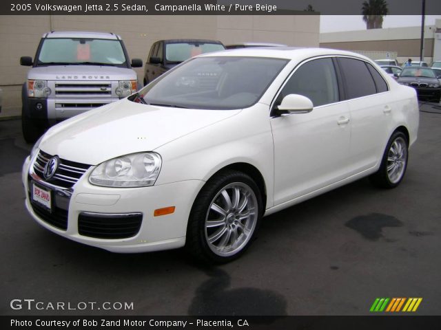 2005 Volkswagen Jetta 2.5 Sedan in Campanella White