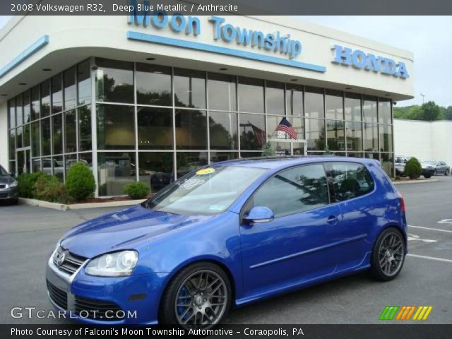 2008 Volkswagen R32  in Deep Blue Metallic