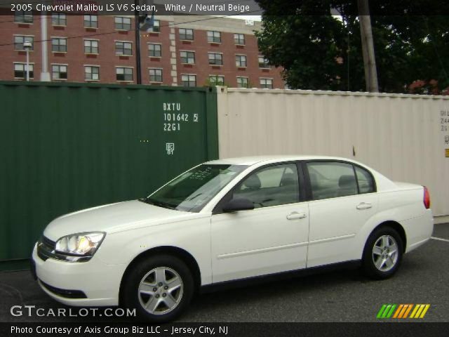 2005 Chevrolet Malibu LS V6 Sedan in White