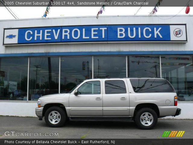 2005 Chevrolet Suburban 1500 LT 4x4 in Sandstone Metallic