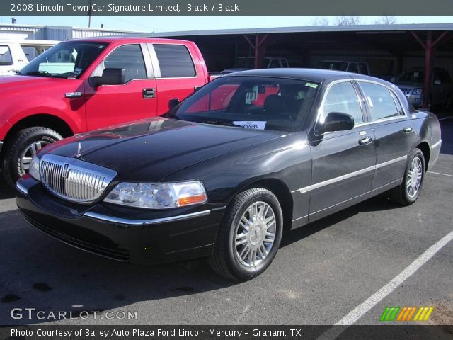 2008 Lincoln Town Car Signature Limited in Black