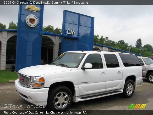 2006 GMC Yukon XL Denali AWD in Summit White