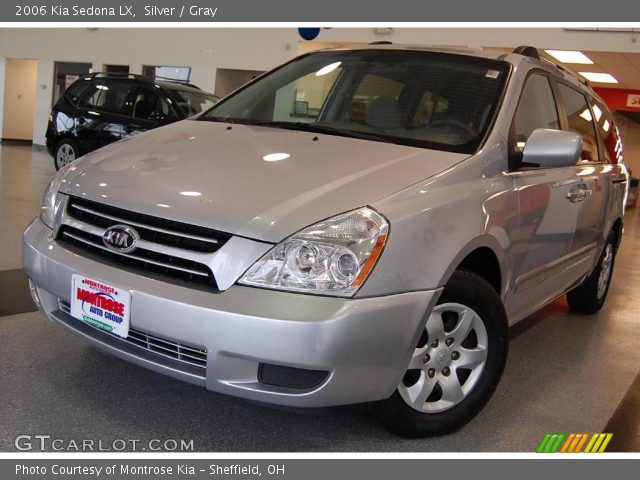 2006 Kia Sedona LX in Silver