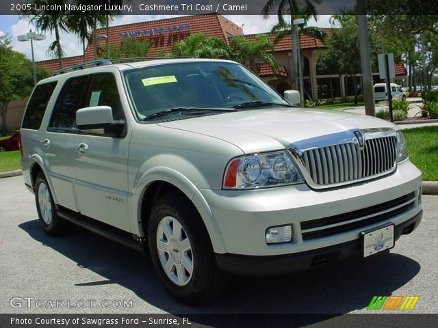 2005 Lincoln Navigator Luxury in Cashmere Tri Coat