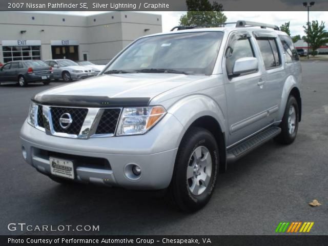 2007 Nissan Pathfinder SE in Silver Lightning