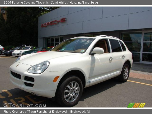 2006 Porsche Cayenne Tiptronic in Sand White