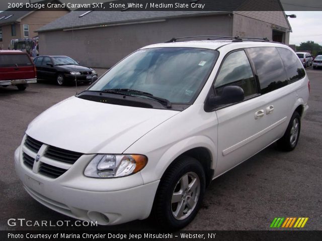 2005 Dodge Grand Caravan SXT in Stone White