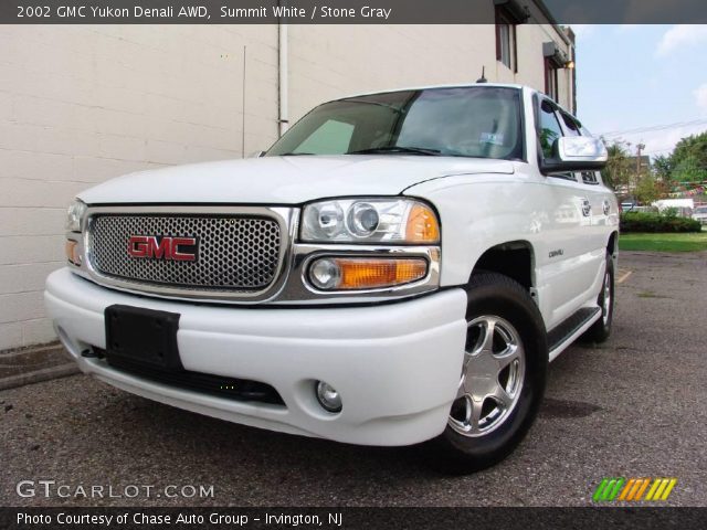 2002 GMC Yukon Denali AWD in Summit White