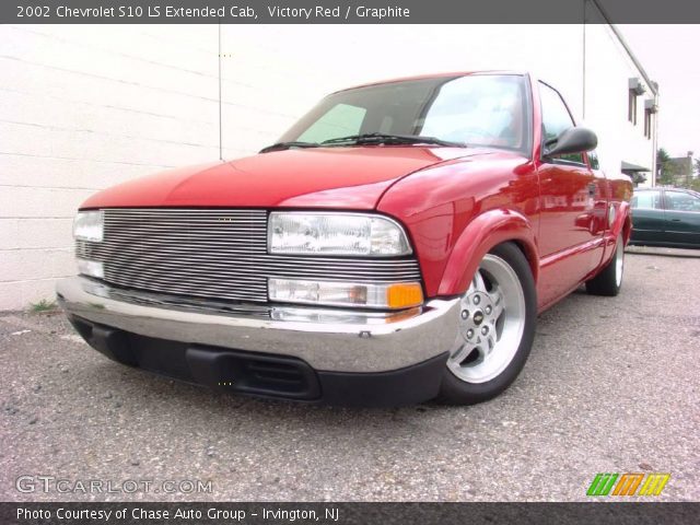 2002 Chevrolet S10 LS Extended Cab in Victory Red