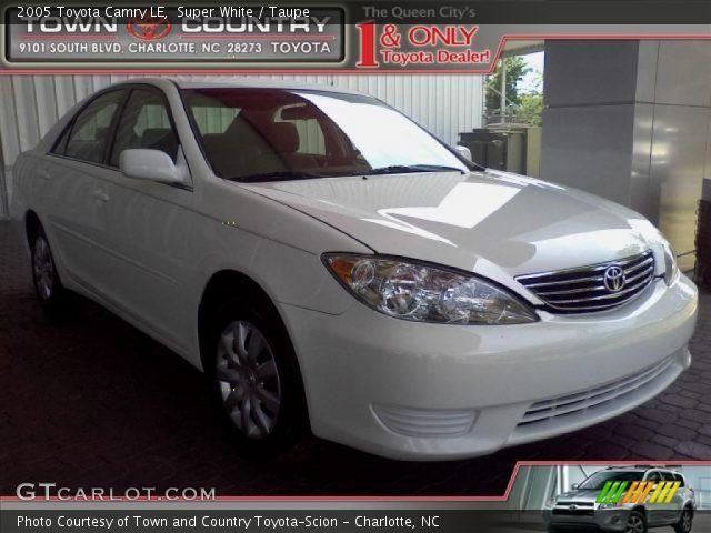 2005 Toyota Camry LE in Super White