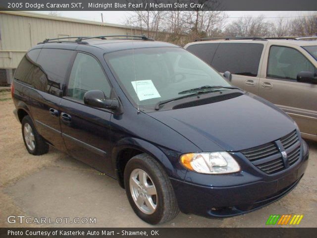 2005 Dodge Caravan SXT in Midnight Blue Pearl