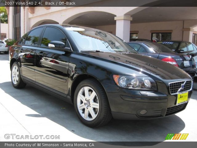 2007 Volvo S40 2.4i in Black