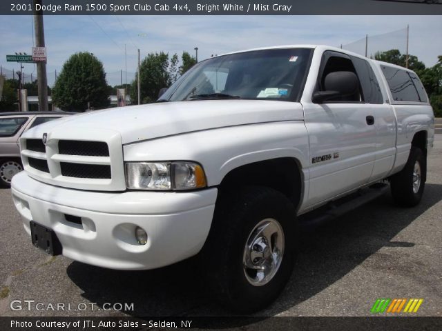 2001 Dodge Ram 1500 Sport Club Cab 4x4 in Bright White