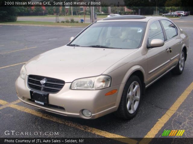 2000 Nissan Maxima GXE in Sunlit Sand Metallic