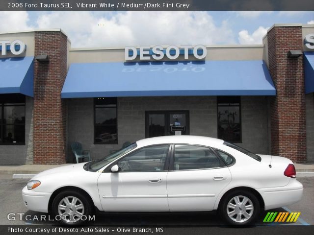 2006 Ford Taurus SEL in Vibrant White