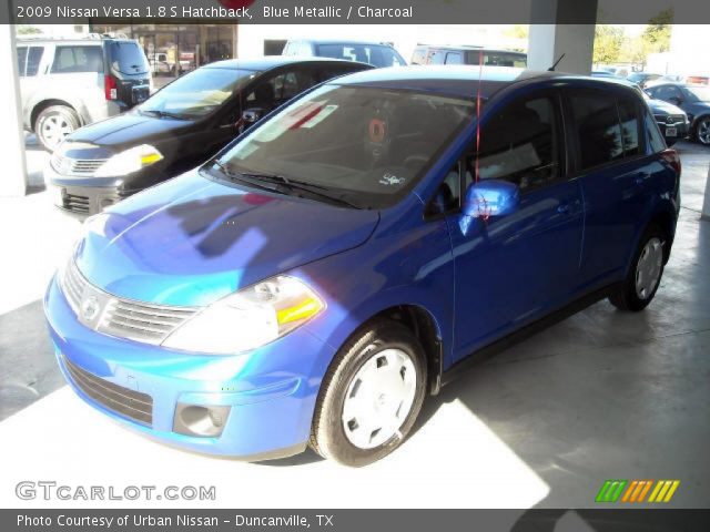 2009 Nissan Versa 1.8 S Hatchback in Blue Metallic