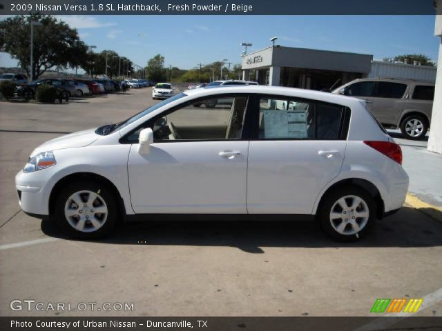 2009 Nissan Versa 1.8 SL Hatchback in Fresh Powder