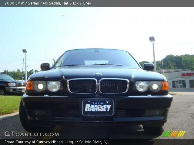2000 BMW 7 Series 740i Sedan in Jet Black