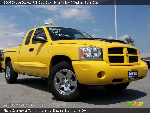 2006 Dodge Dakota R/T Club Cab in Solar Yellow