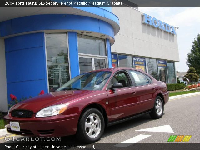 2004 Ford Taurus SES Sedan in Merlot Metallic