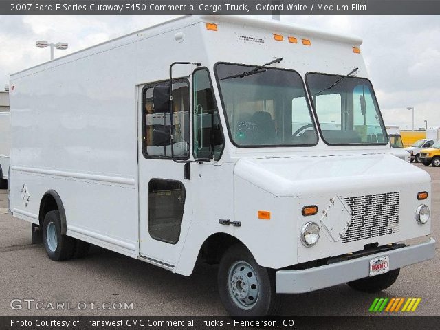 2007 Ford E Series Cutaway E450 Commercial Cargo Truck in Oxford White