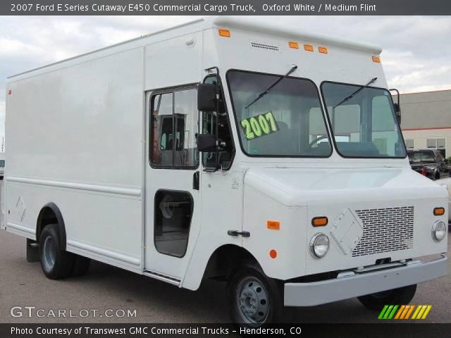 2007 Ford E Series Cutaway E450 Commercial Cargo Truck in Oxford White