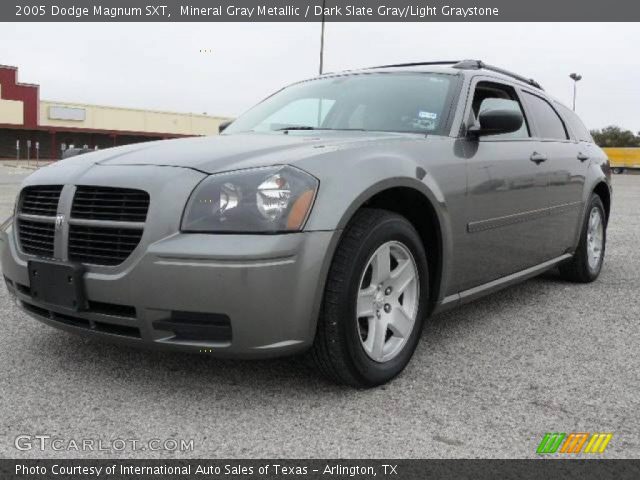 2005 Dodge Magnum SXT in Mineral Gray Metallic