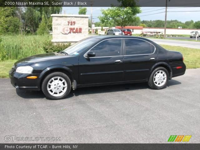 2000 Nissan Maxima SE in Super Black