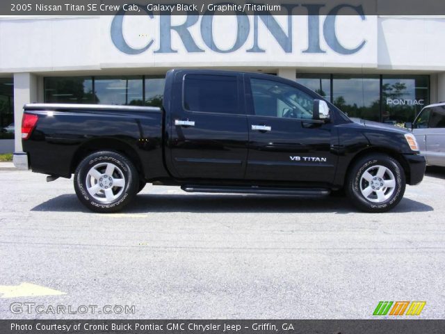 2005 Nissan Titan SE Crew Cab in Galaxy Black