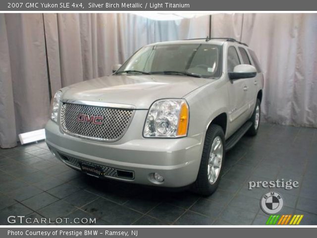 2007 GMC Yukon SLE 4x4 in Silver Birch Metallic