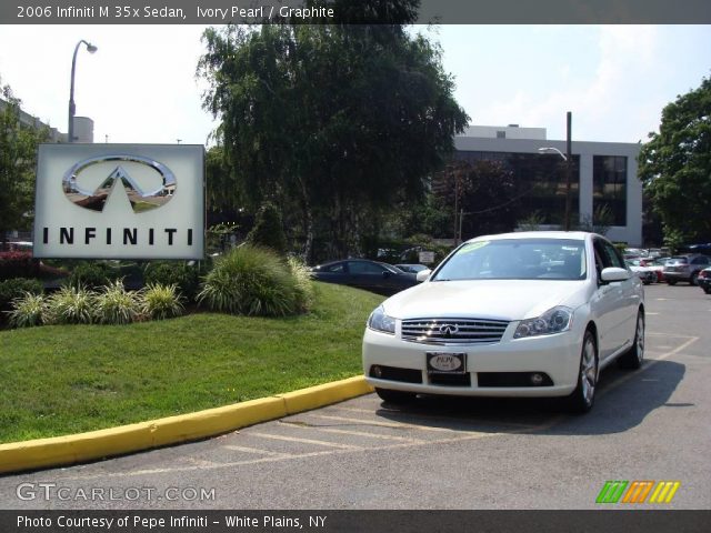2006 Infiniti M 35x Sedan in Ivory Pearl
