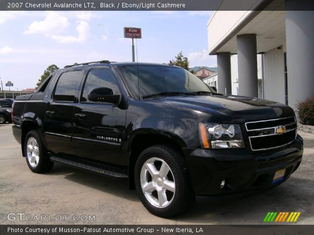 2007 Chevrolet Avalanche LTZ in Black