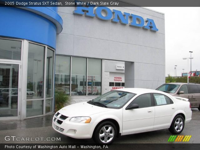 2005 Dodge Stratus SXT Sedan in Stone White