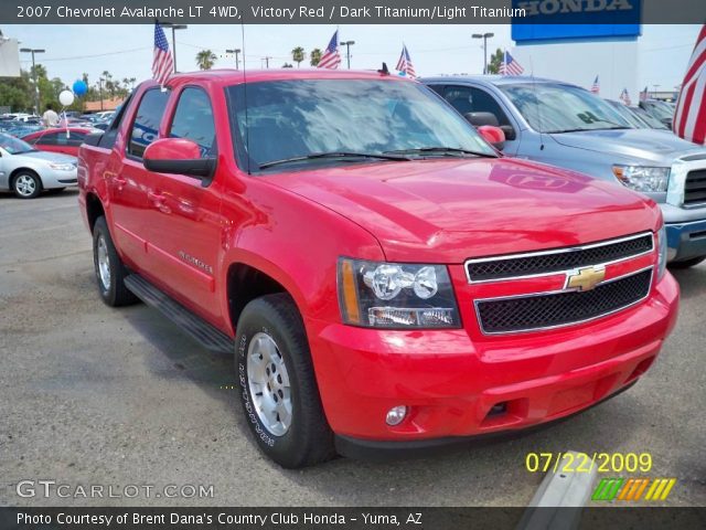 2007 Chevrolet Avalanche LT 4WD in Victory Red