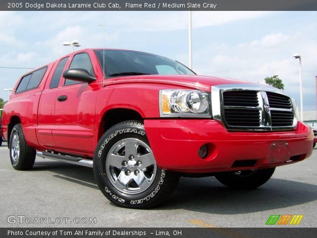 2005 Dodge Dakota Laramie Club Cab in Flame Red