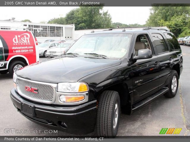 2005 GMC Yukon Denali AWD in Onyx Black