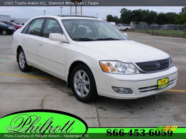 2002 Toyota Avalon XLS in Diamond White Pearl