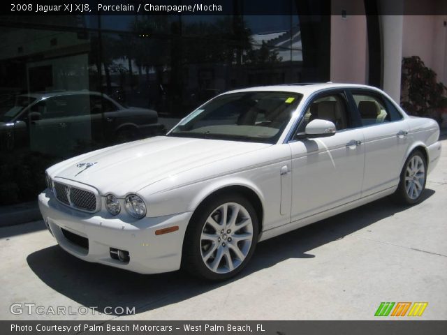 2008 Jaguar XJ XJ8 in Porcelain