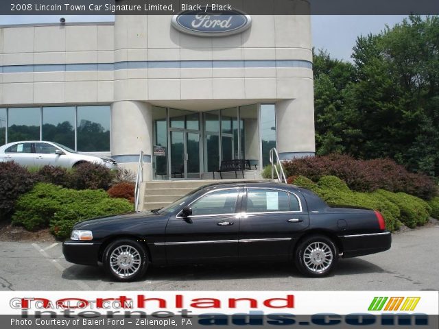 2008 Lincoln Town Car Signature Limited in Black
