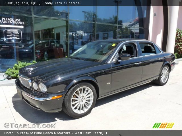 2006 Jaguar XJ XJ8 L in Ebony Black