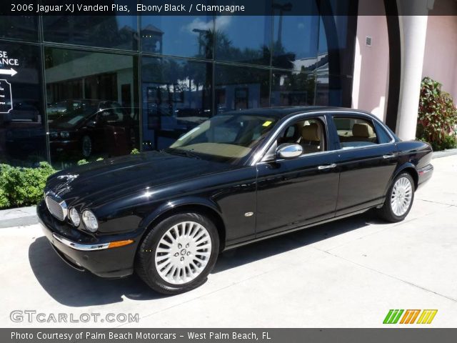 2006 Jaguar XJ Vanden Plas in Ebony Black