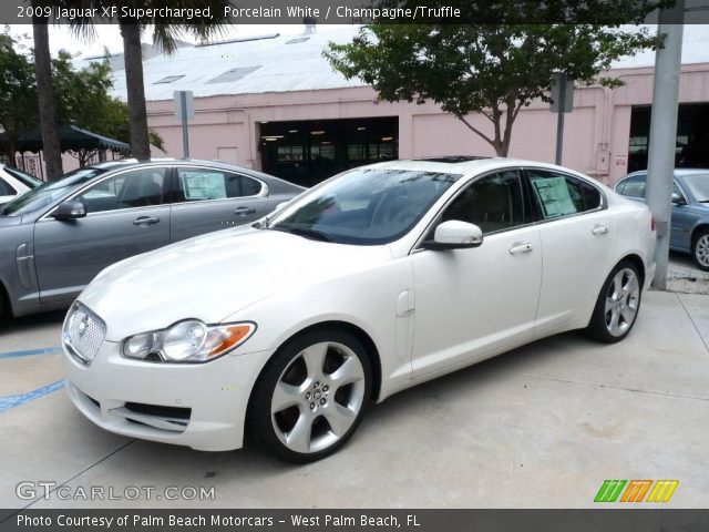 2009 Jaguar XF Supercharged in Porcelain White