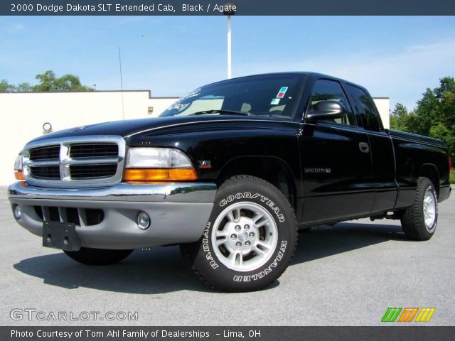 2000 Dodge Dakota SLT Extended Cab in Black