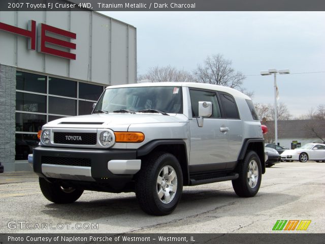 2007 Toyota FJ Cruiser 4WD in Titanium Metallic