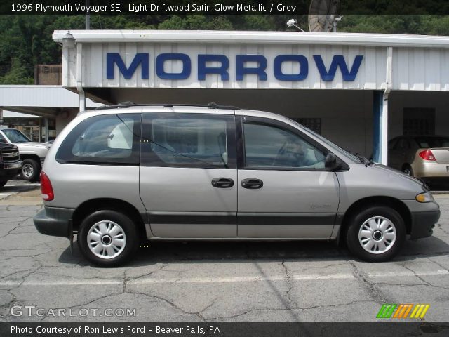 1996 Plymouth Voyager SE in Light Driftwood Satin Glow Metallic