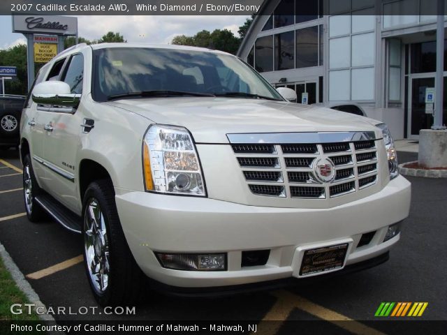 2007 Cadillac Escalade AWD in White Diamond